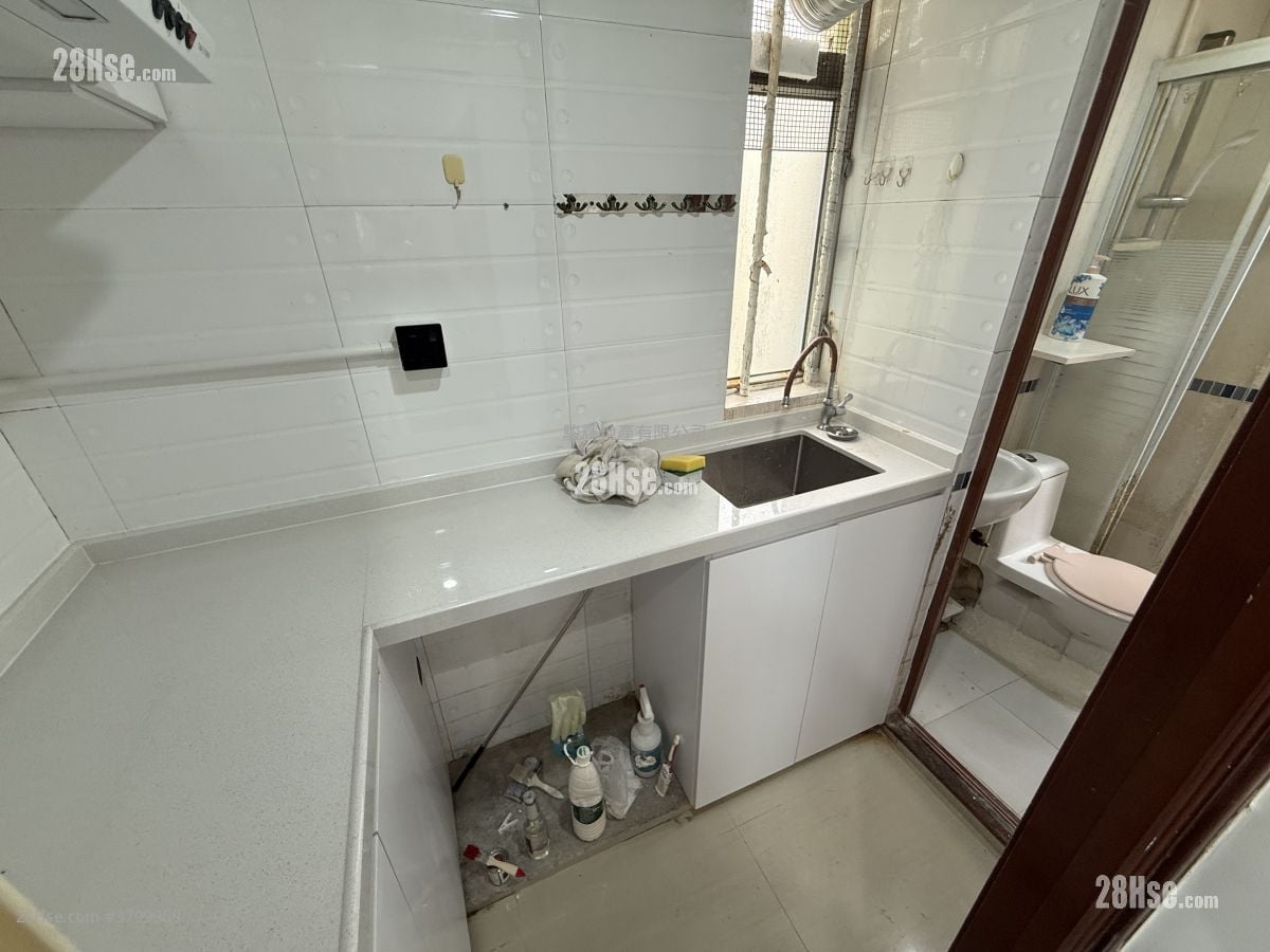 金冠楼 租盘 2 房 , 1 浴室 293 平方尺