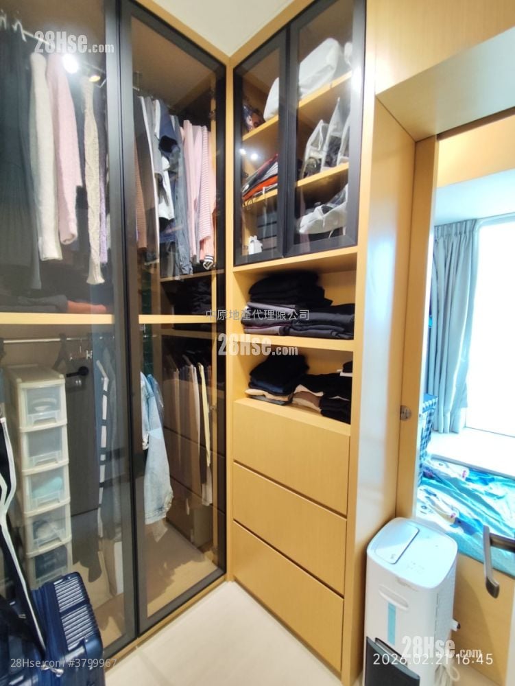 Vianni Cove Sell 3 Bedrooms 712 ft²