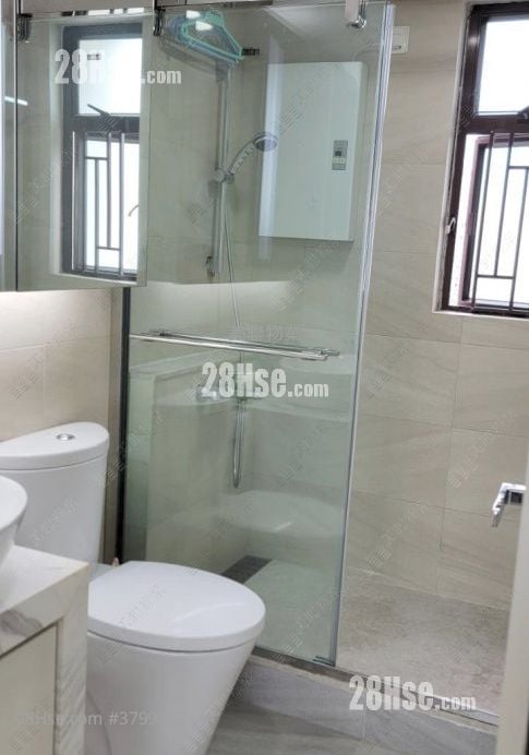 Hop Yick Plaza Sell 3 Bedrooms 828 ft²