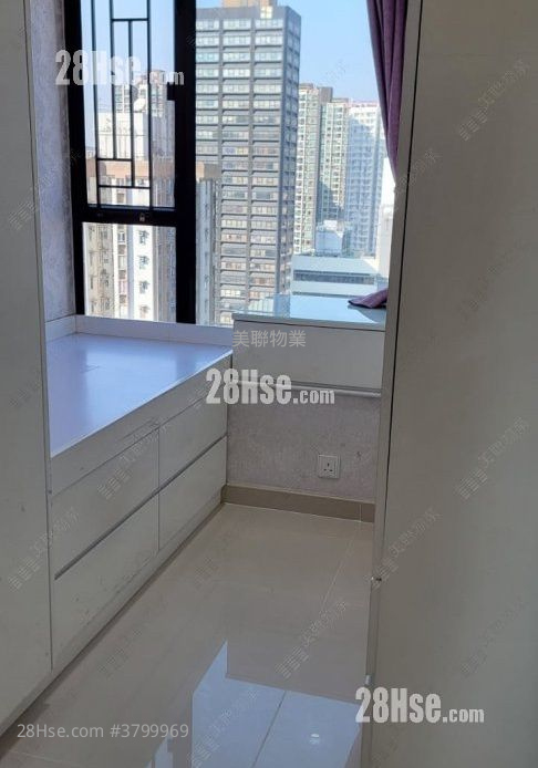 Hop Yick Plaza Sell 3 Bedrooms 828 ft²