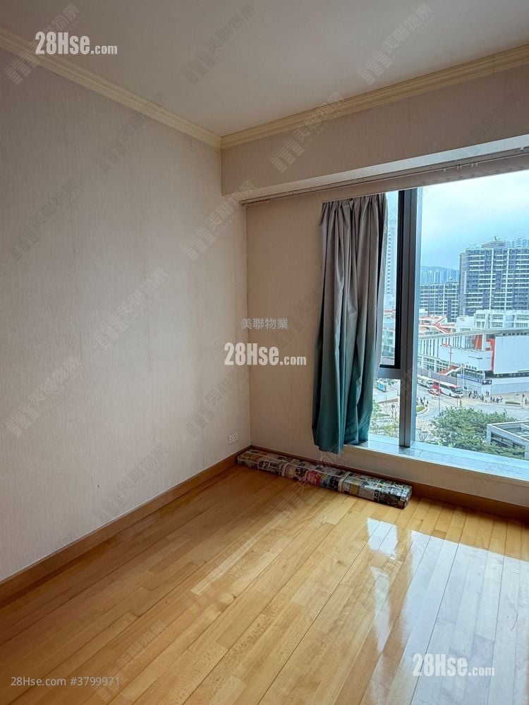 The Parkside Sell 3 Bedrooms , 2 Bathrooms 726 ft²