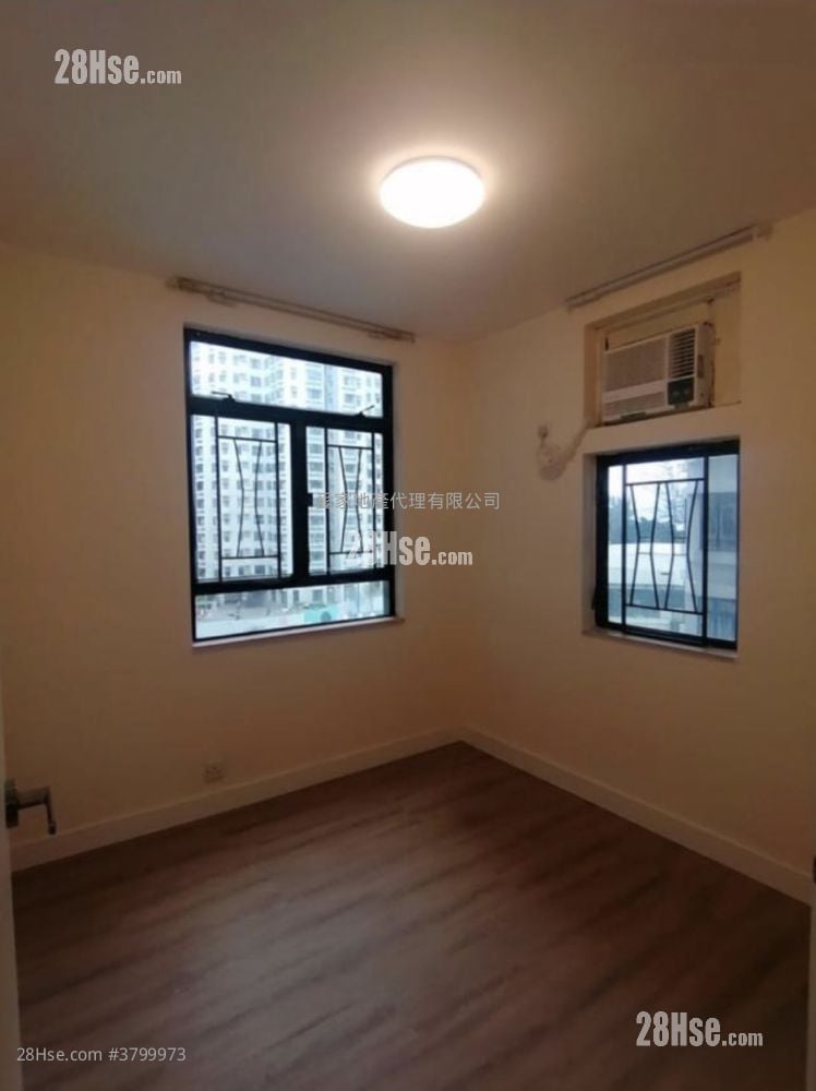 Heng Fa Chuen Sell 3 Bedrooms , 2 Bathrooms 614 ft²
