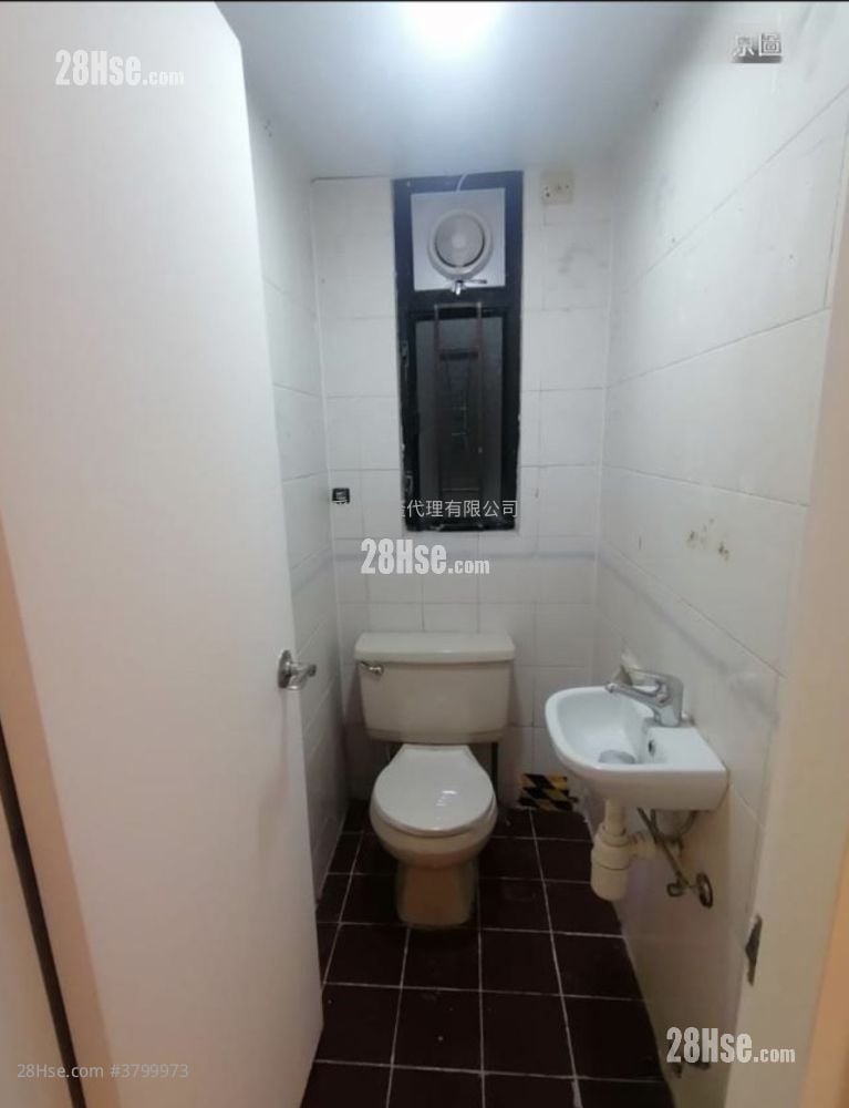 Heng Fa Chuen Sell 3 Bedrooms , 2 Bathrooms 614 ft²
