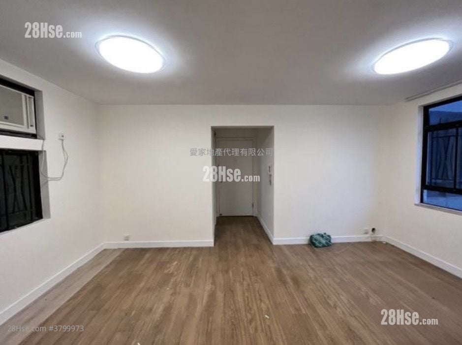 Heng Fa Chuen Sell 3 Bedrooms , 2 Bathrooms 614 ft²