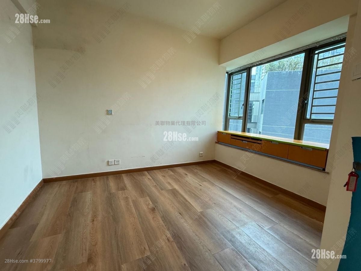 The Bloomsville Sell 3 Bedrooms 752 ft²