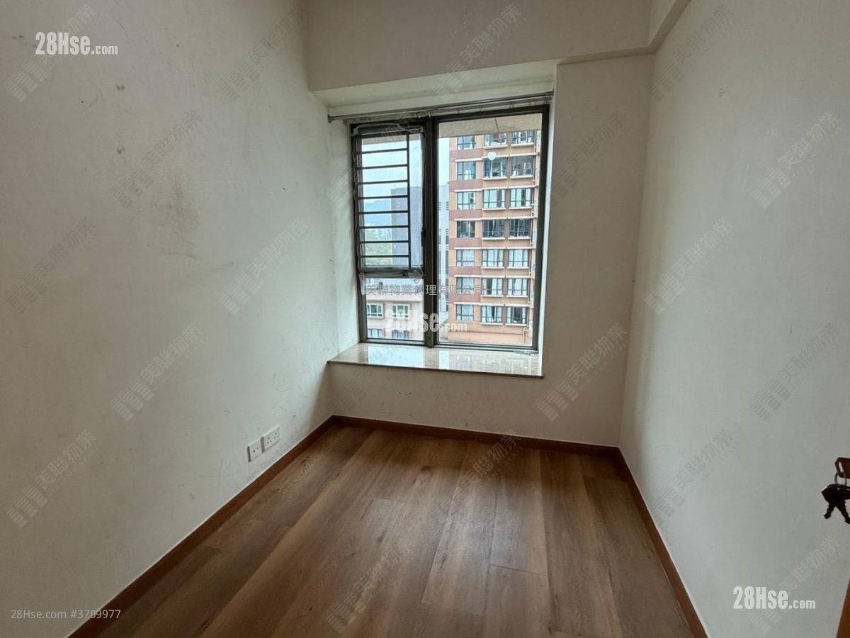 The Bloomsville Sell 3 Bedrooms 752 ft²