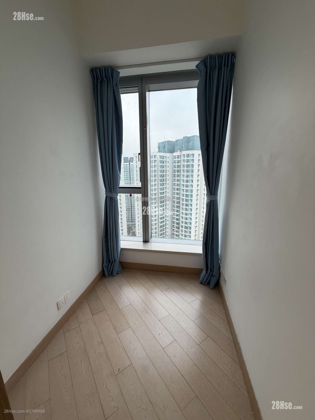 Century Link Sell 3 Bedrooms 572 ft²