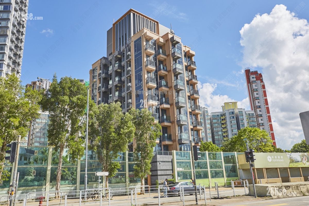 building outlook: Park Reach Sell 1 Bedroom , 1 Bathroom 299 ft²