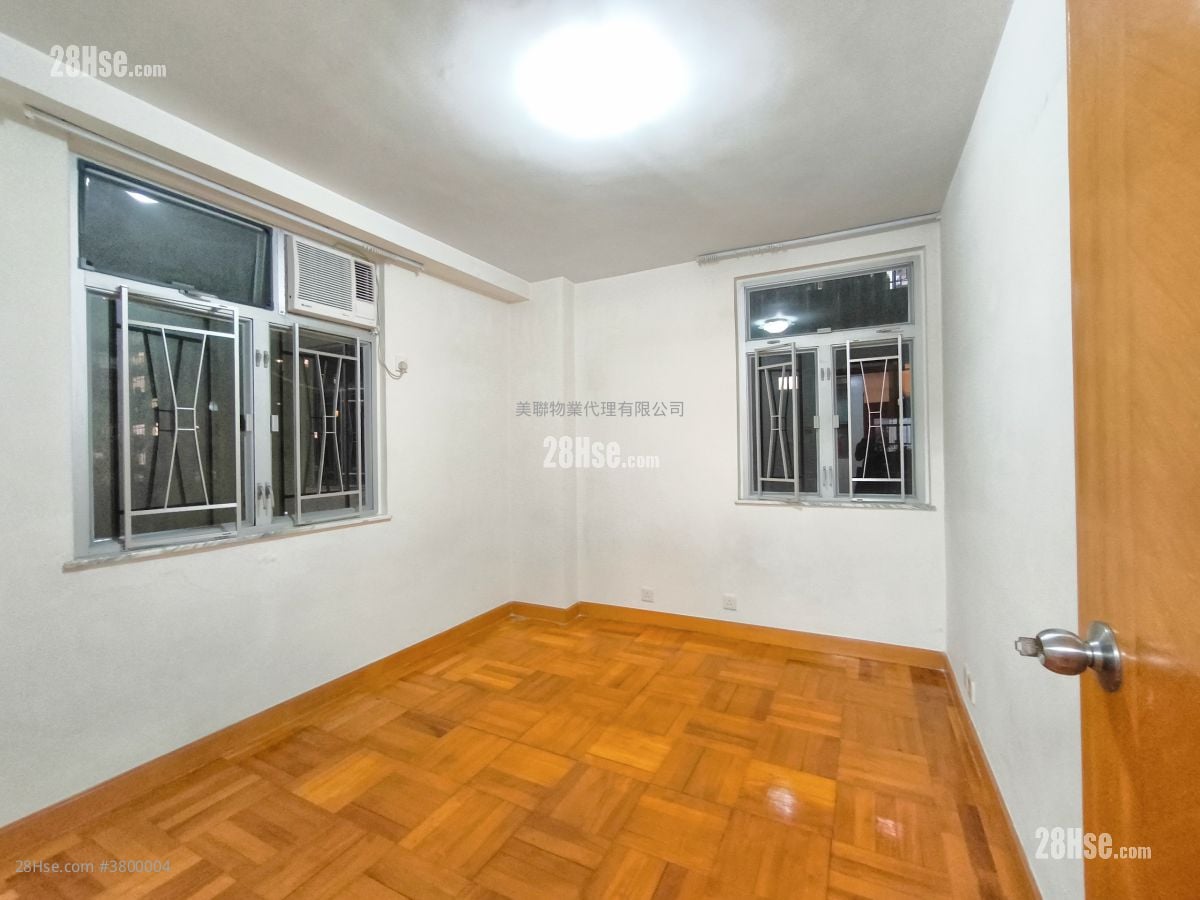 Mei Foo Sun Chuen Sell 3 Bedrooms , 2 Bathrooms 653 ft²