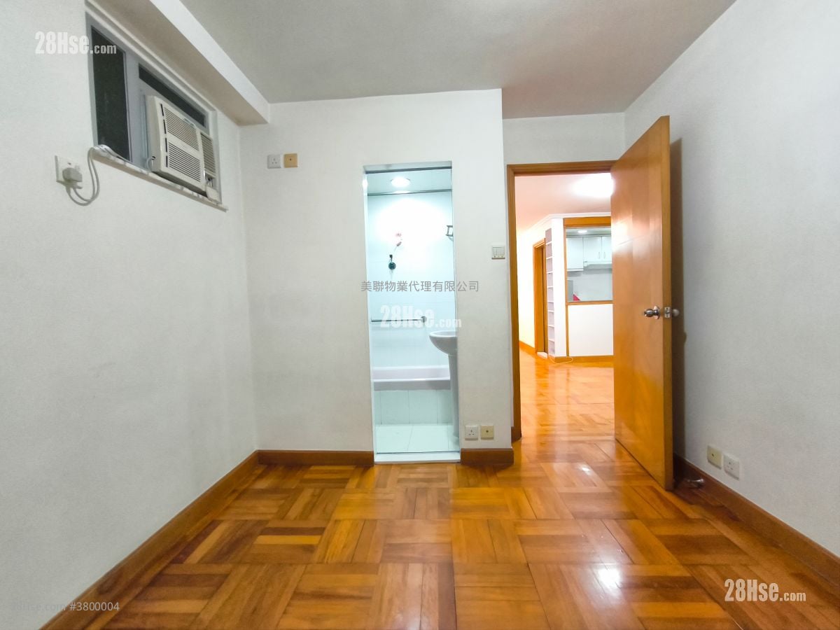 Mei Foo Sun Chuen Sell 3 Bedrooms , 2 Bathrooms 653 ft²