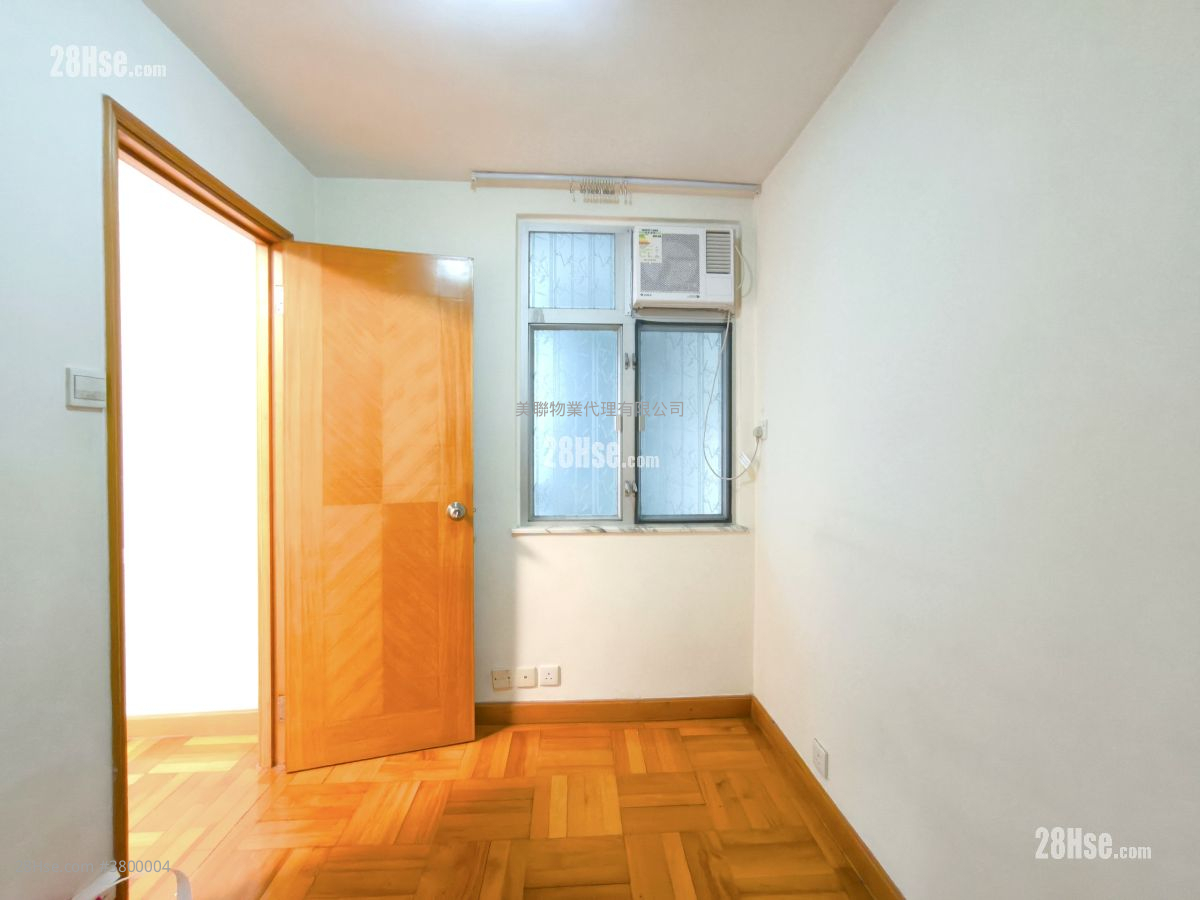 Mei Foo Sun Chuen Sell 3 Bedrooms , 2 Bathrooms 653 ft²