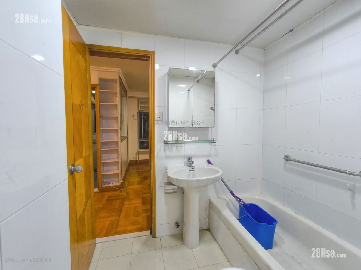 Mei Foo Sun Chuen Sell 3 Bedrooms , 2 Bathrooms 653 ft²