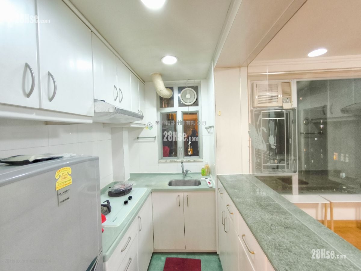 Mei Foo Sun Chuen Sell 3 Bedrooms , 2 Bathrooms 653 ft²