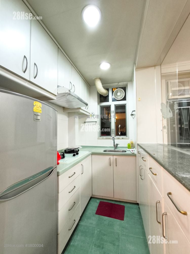 Mei Foo Sun Chuen Sell 3 Bedrooms , 2 Bathrooms 653 ft²