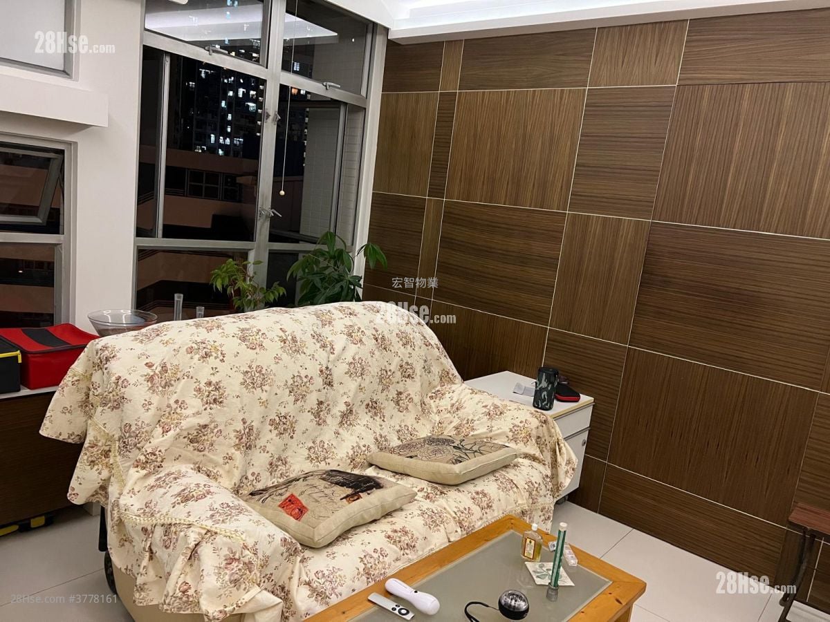Tung Tao Court Sell 2 Bedrooms 522 ft²