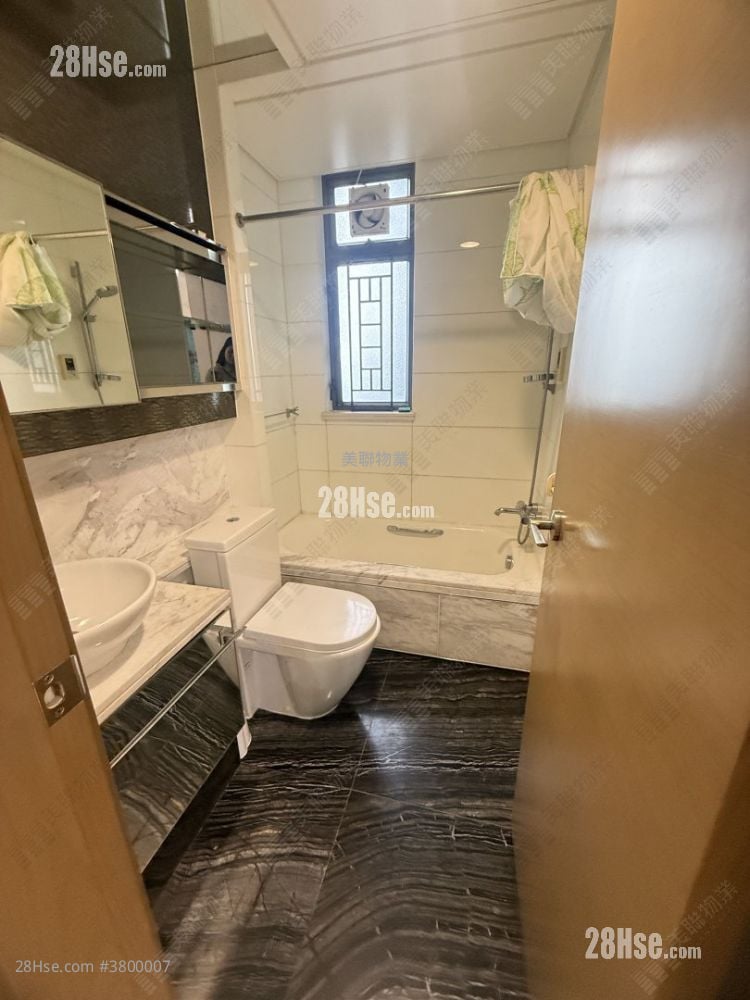 Yoho Midtown Rental 1,026 ft²