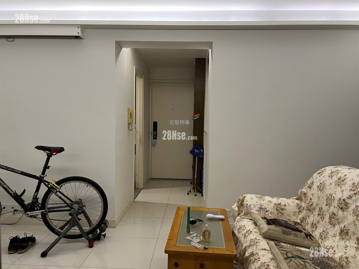 Tung Tao Court Sell 2 Bedrooms 522 ft²