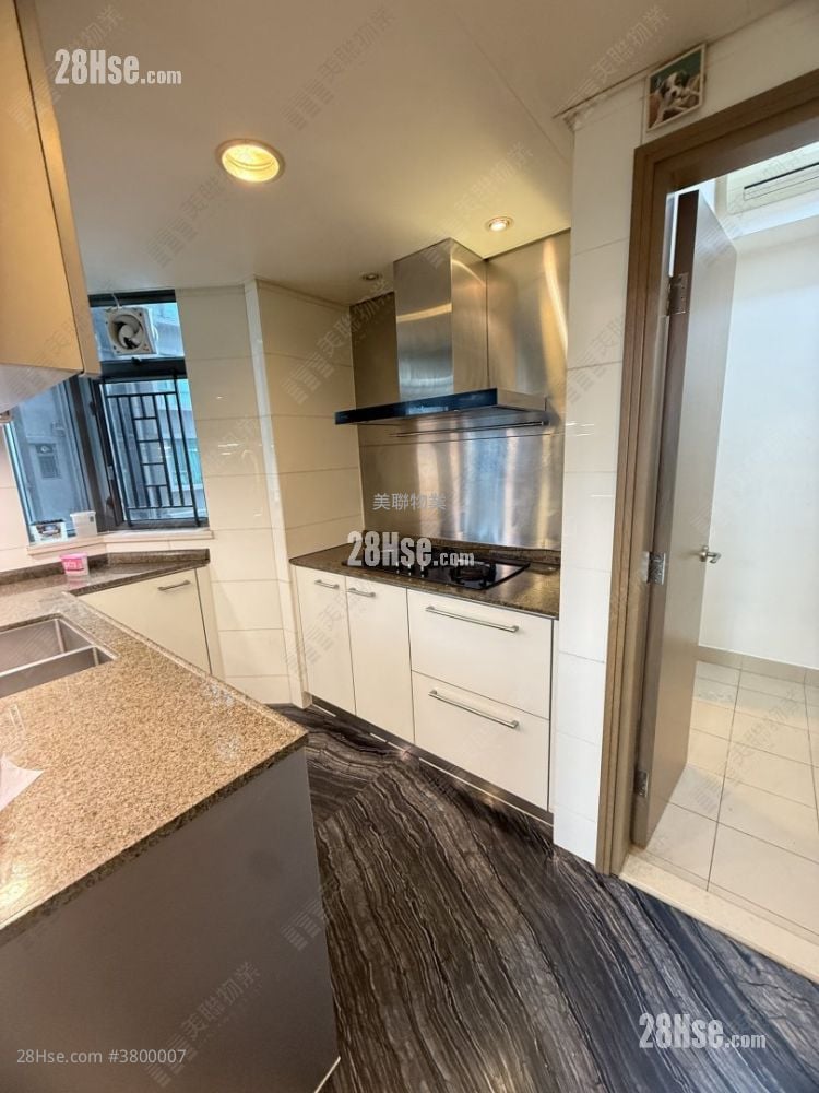 Yoho Midtown Rental 1,026 ft²