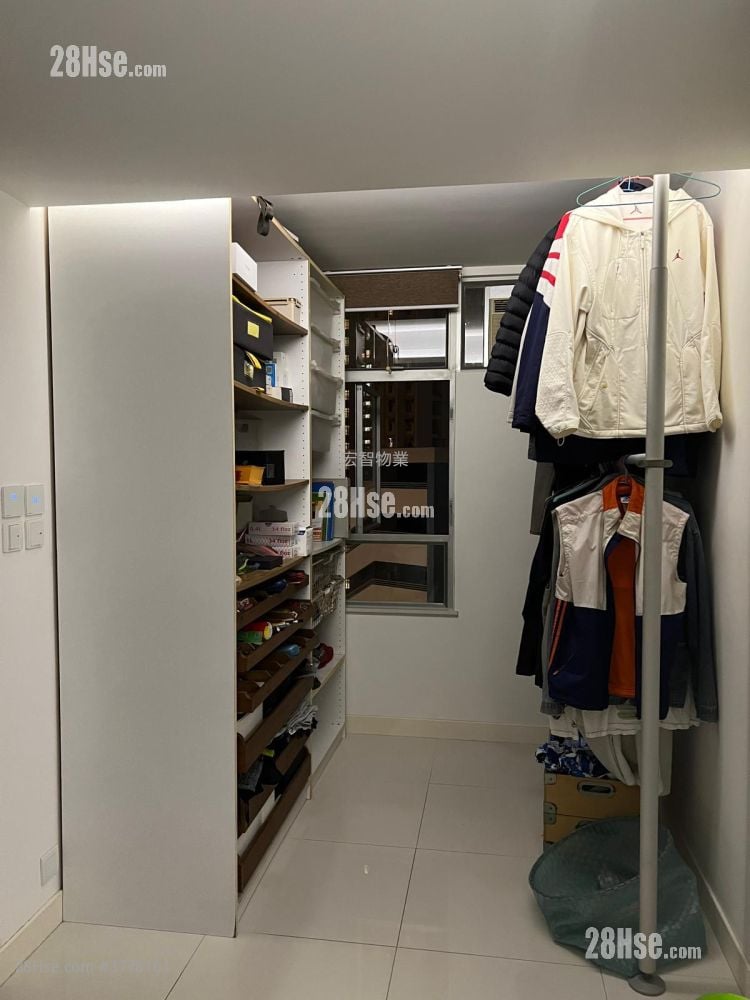 Tung Tao Court Sell 2 Bedrooms 522 ft²