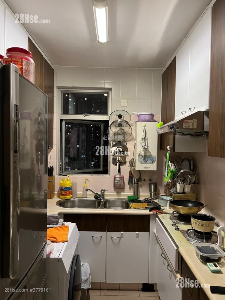 Tung Tao Court Sell 2 Bedrooms 522 ft²