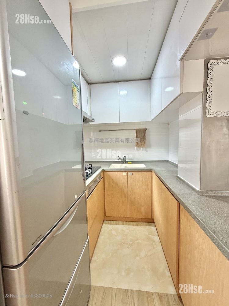 Hung Wai Building Sell 2 Bedrooms , 1 Bathroom 306 ft²