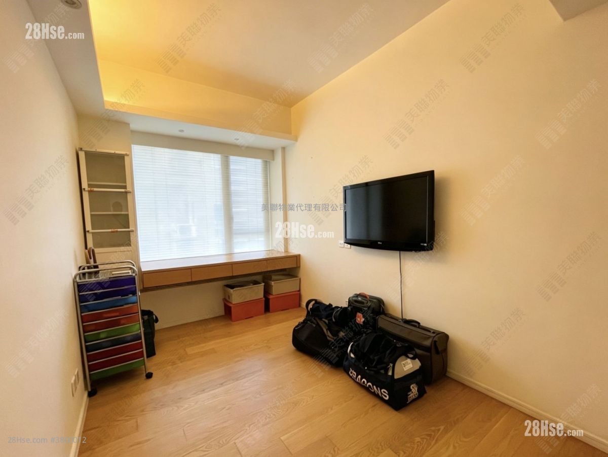 Mayfair By The Sea Rental 3 Bedrooms , 3 Bathrooms 1,400 ft²