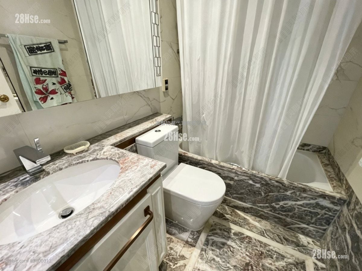 Mayfair By The Sea Rental 3 Bedrooms , 3 Bathrooms 1,400 ft²