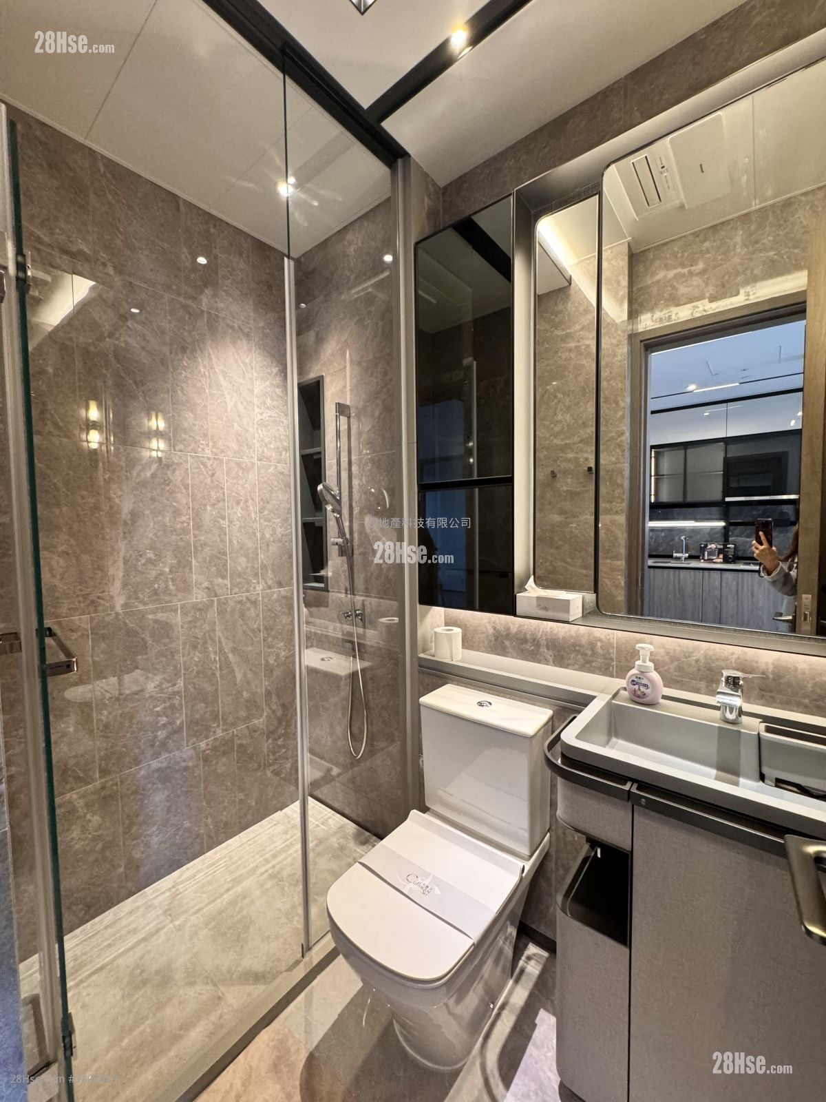 Cullinan Sky Rental 2 Bedrooms 457 ft²