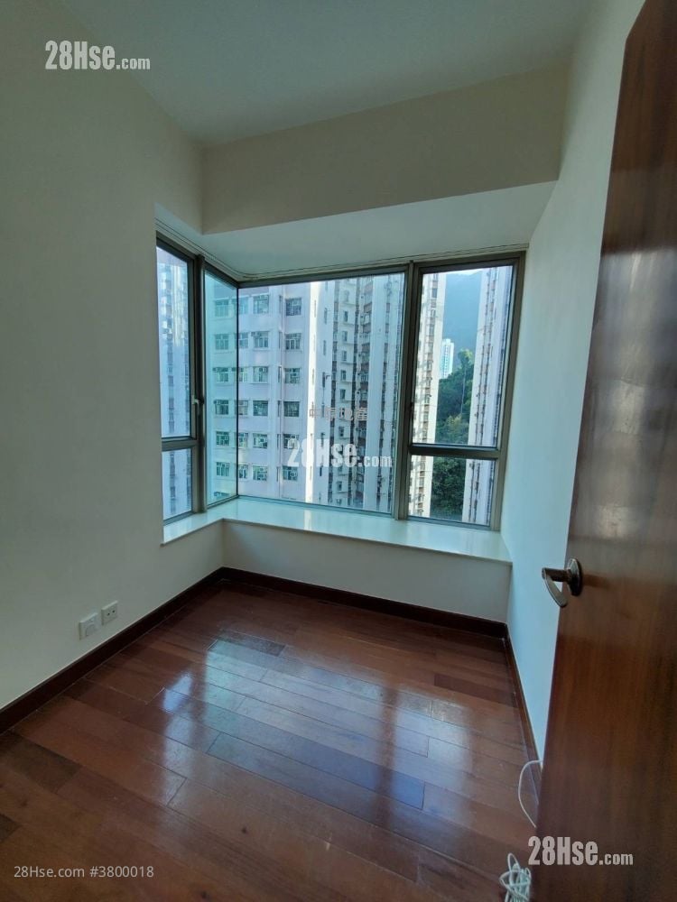 Grand Garden Rental 3 Bedrooms , 2 Bathrooms 633 ft²