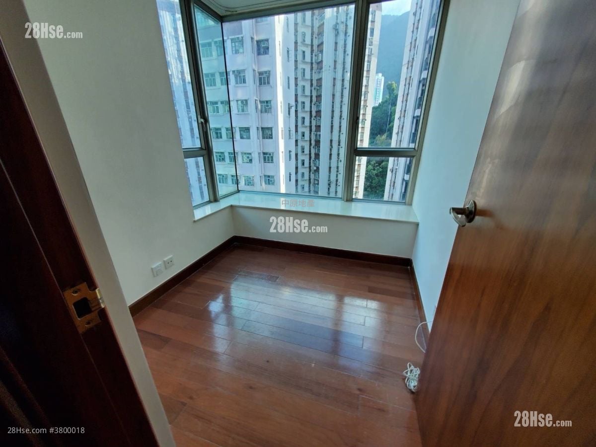 Grand Garden Rental 3 Bedrooms , 2 Bathrooms 633 ft²