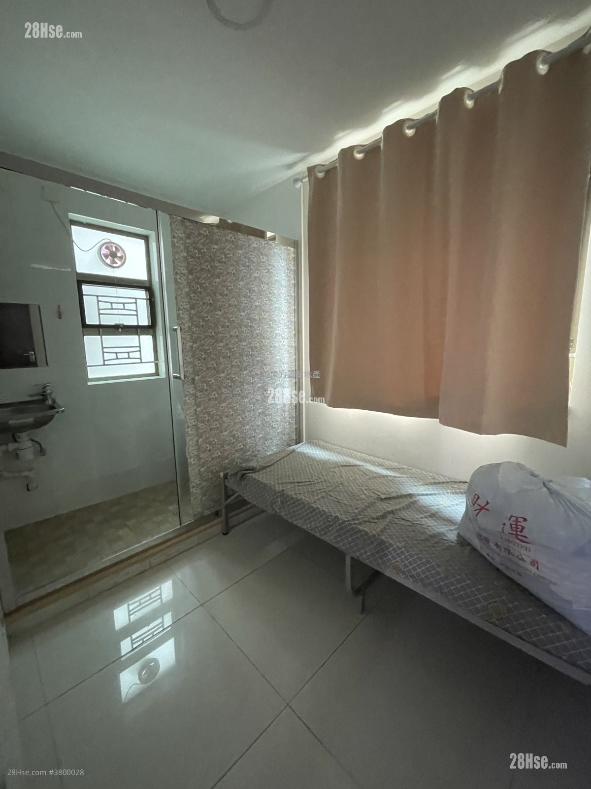 Village Rental 4 Bedrooms , 3 Bathrooms 1,400 ft²