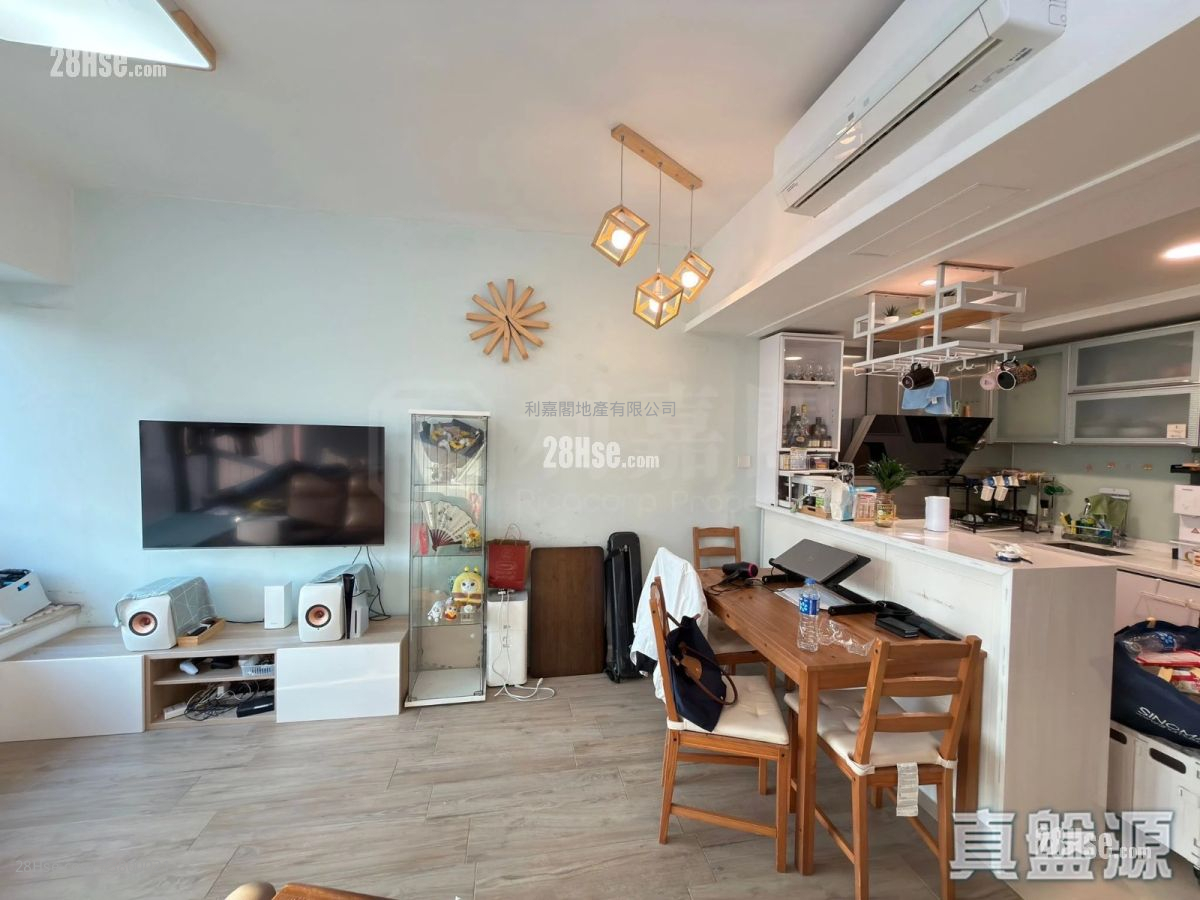 Chelsea Court Sell 2 Bedrooms , 1 Bathroom 450 ft²