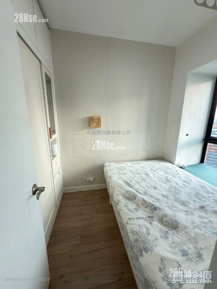 Chelsea Court Sell 2 Bedrooms , 1 Bathroom 450 ft²