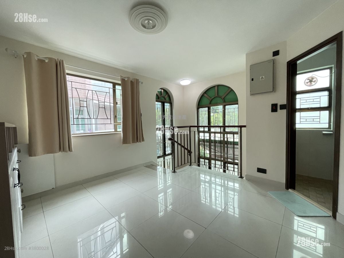 Village Rental 4 Bedrooms , 3 Bathrooms 1,400 ft²