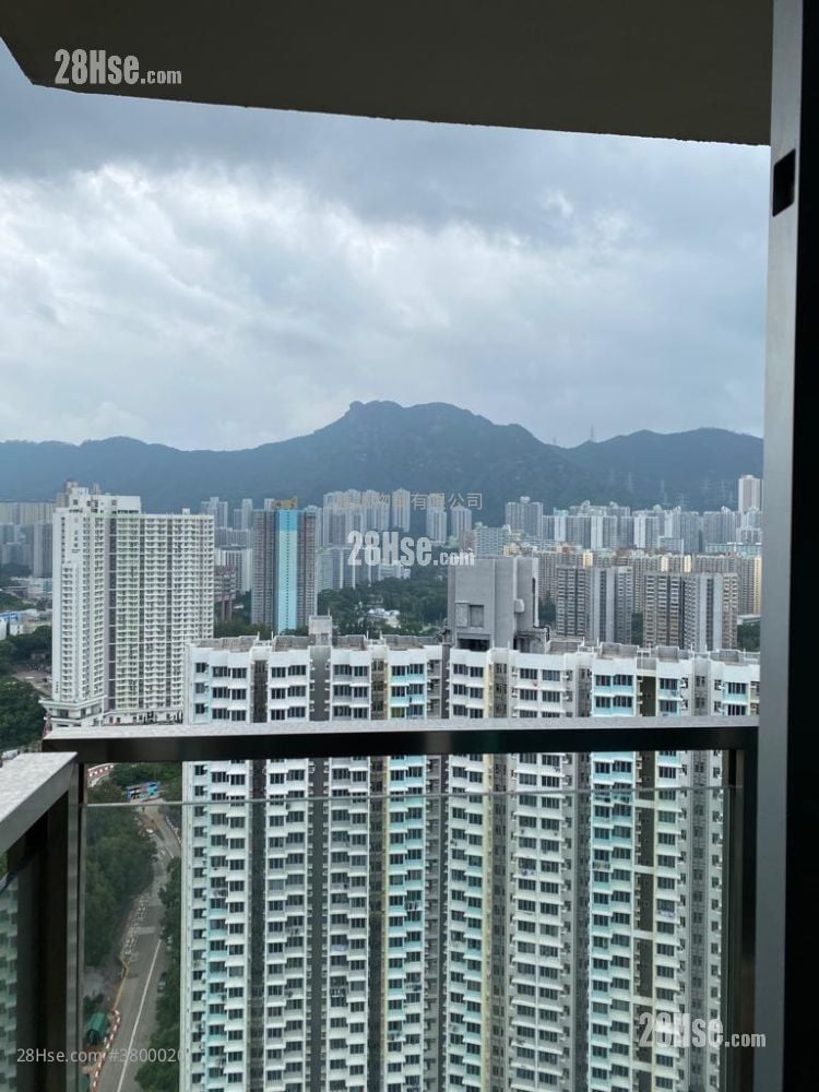 Billionnaire Royale Rental 3 Bedrooms , 2 Bathrooms 887 ft²