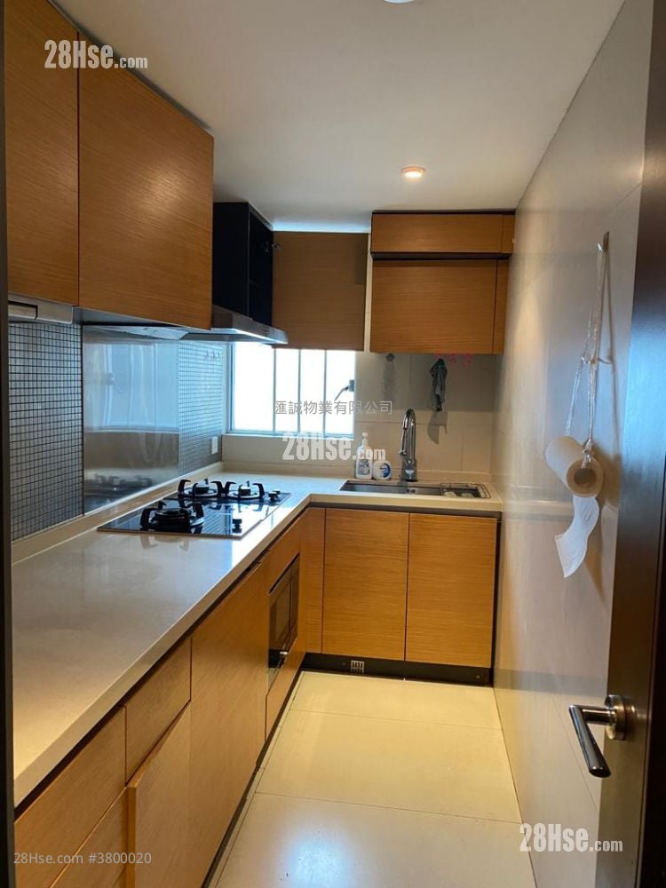 Billionnaire Royale Rental 3 Bedrooms , 2 Bathrooms 887 ft²