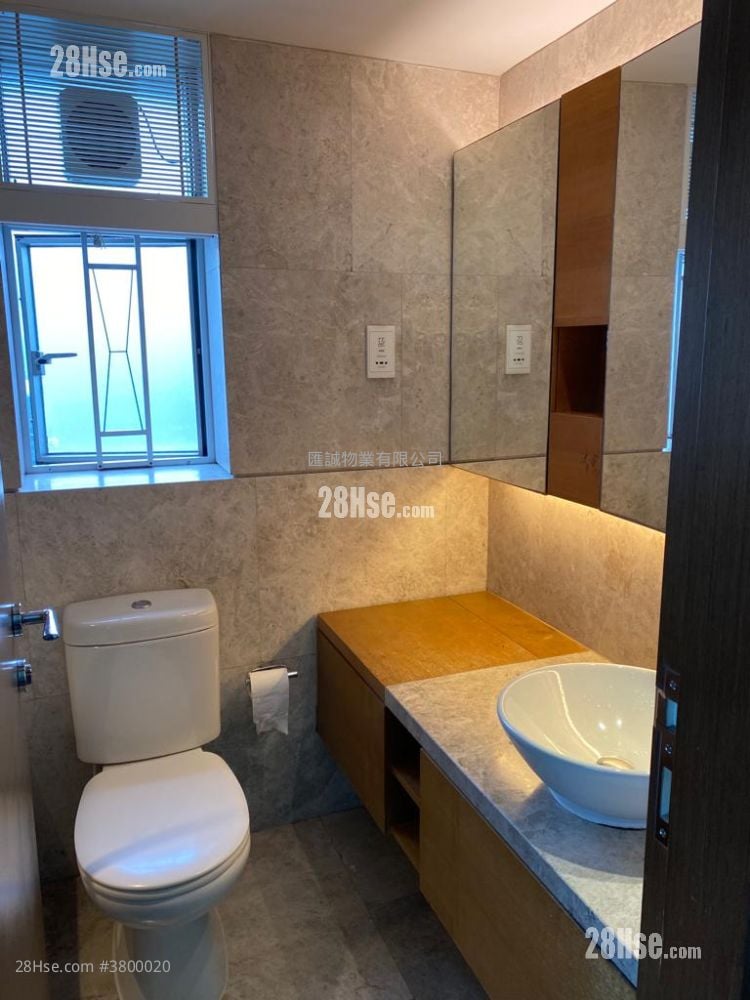 Billionnaire Royale Rental 3 Bedrooms , 2 Bathrooms 887 ft²