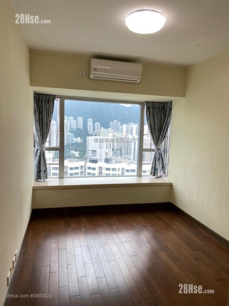 Billionnaire Royale Rental 3 Bedrooms , 2 Bathrooms 887 ft²