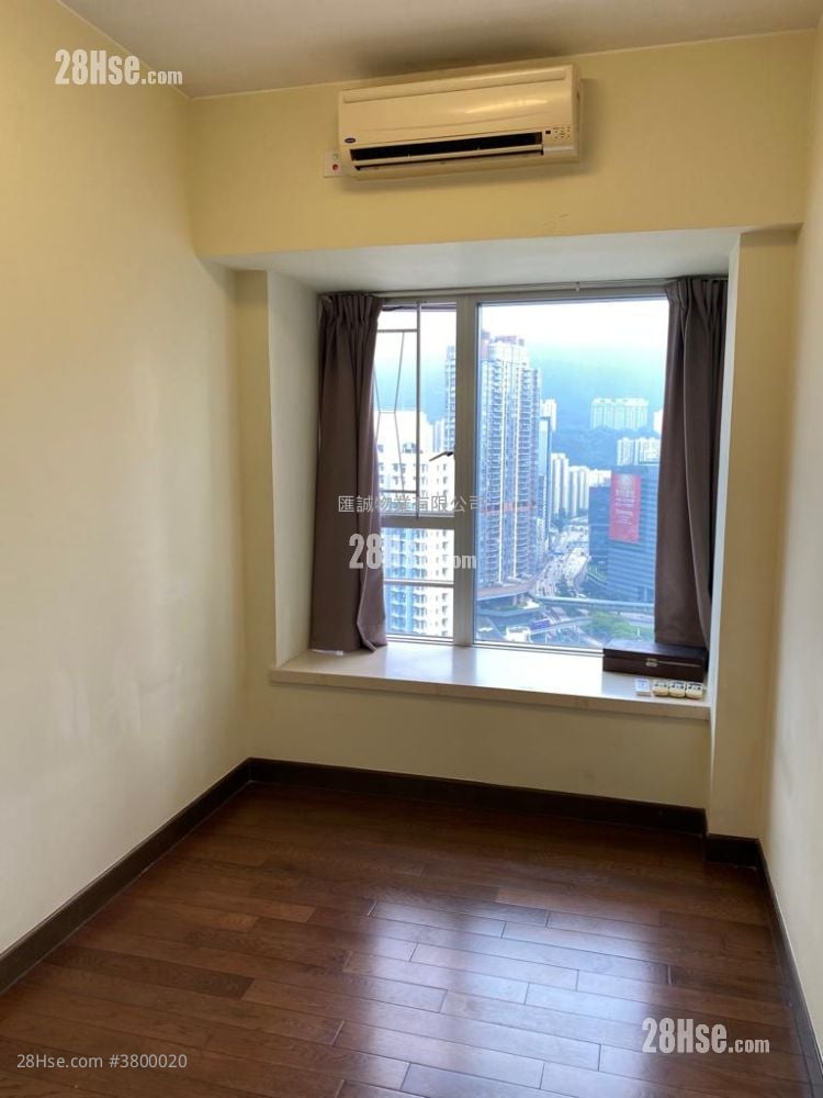 Billionnaire Royale Rental 3 Bedrooms , 2 Bathrooms 887 ft²