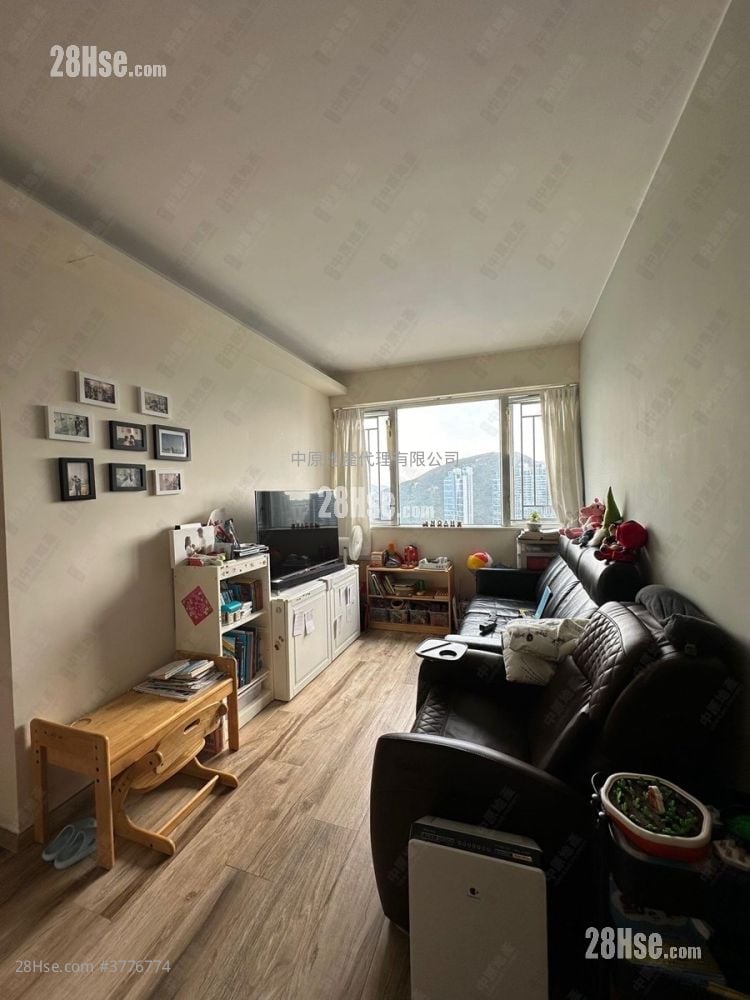 Broadview Court Sell 3 Bedrooms , 2 Bathrooms 576 ft²