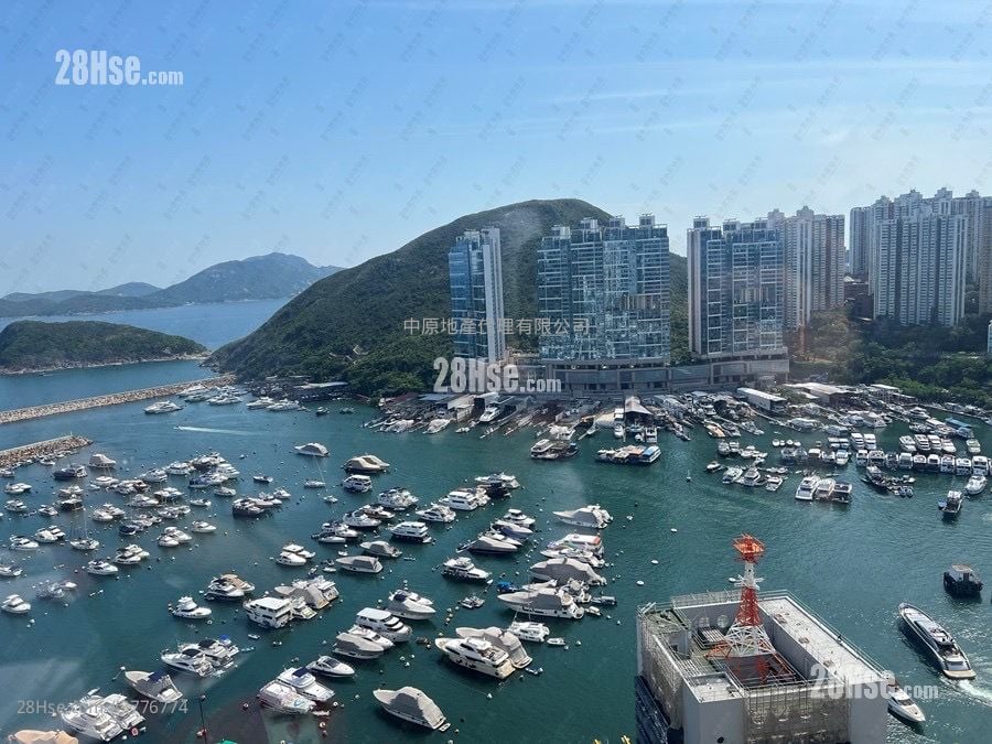 Broadview Court Sell 3 Bedrooms , 2 Bathrooms 576 ft²