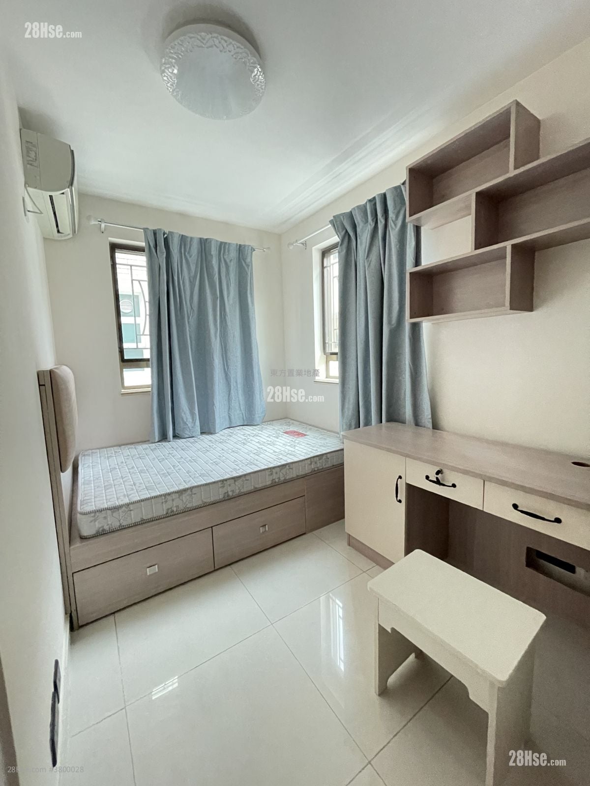 Village Rental 4 Bedrooms , 3 Bathrooms 1,400 ft²