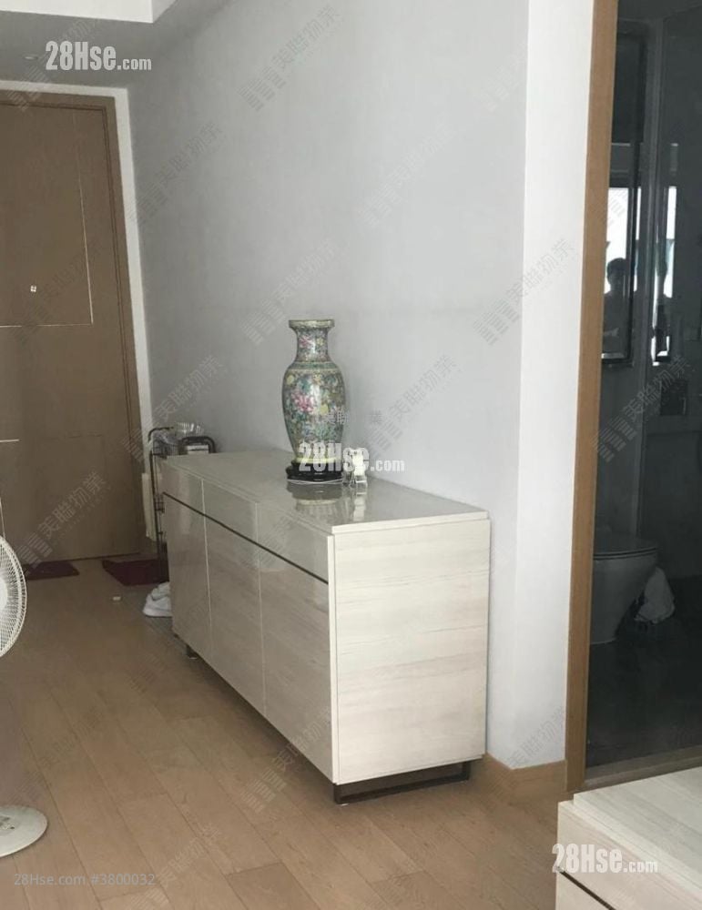 One Homantin Sell 3 Bedrooms , 2 Bathrooms 714 ft²