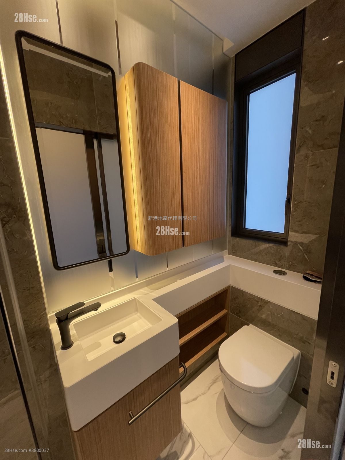 The Vantage Sell Studio , 1 Bathroom 192 ft²