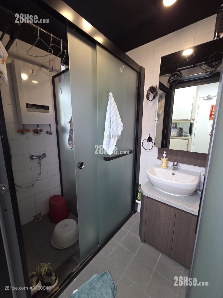 Lai Tsui Court Sell 2 Bedrooms , 1 Bathroom 388 ft²