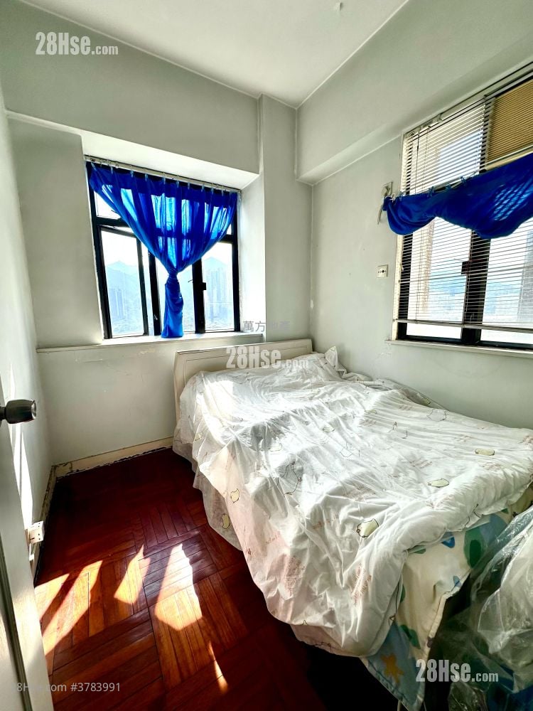 Lai Shing Garden Sell 2 Bedrooms , 1 Bathroom 388 ft²