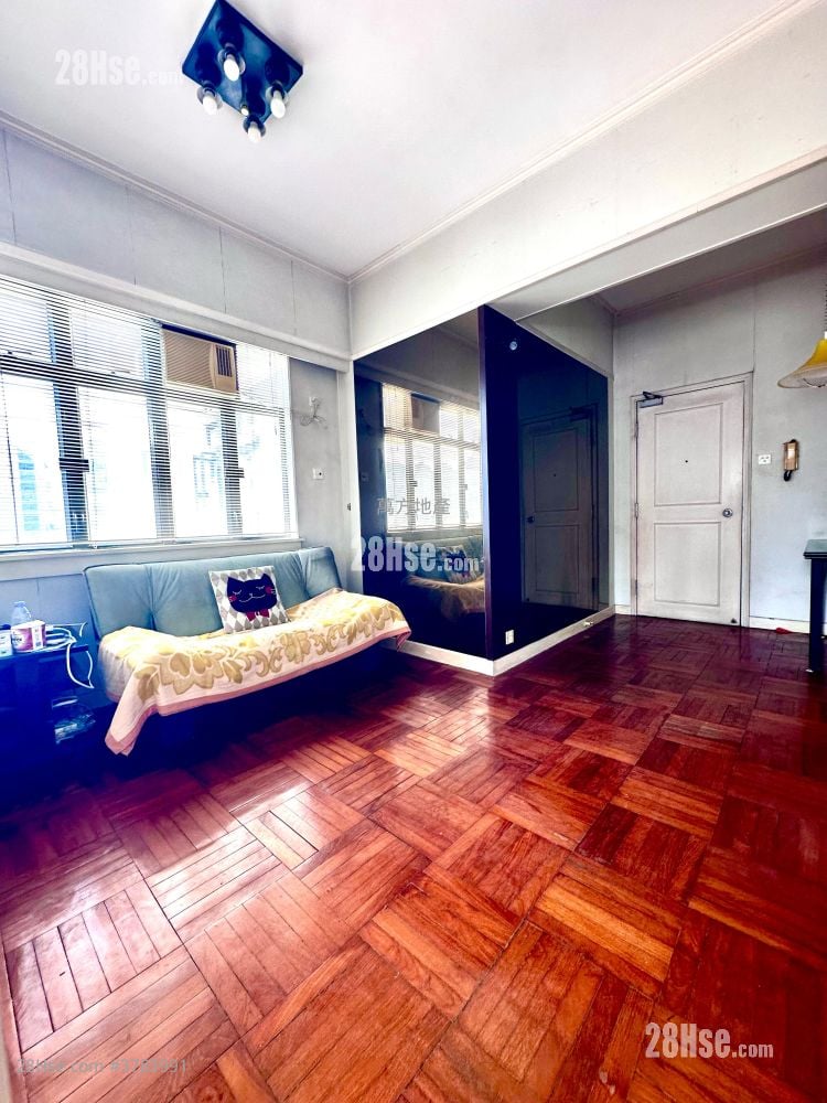 Lai Shing Garden Sell 2 Bedrooms , 1 Bathroom 388 ft²