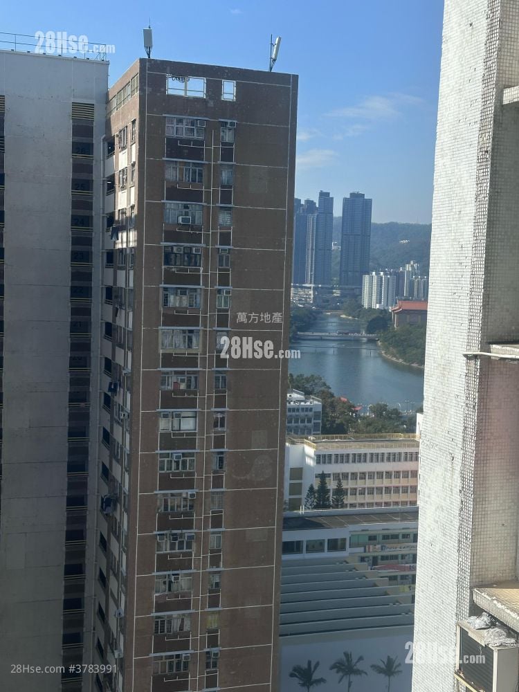 Lai Shing Garden Sell 2 Bedrooms , 1 Bathroom 388 ft²