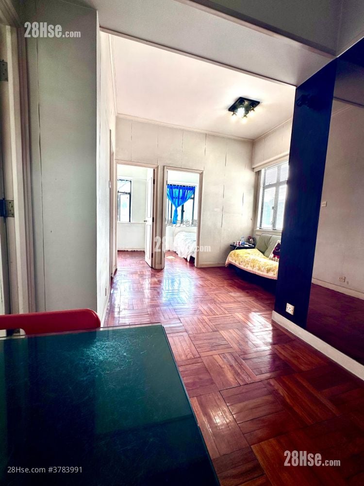 Lai Shing Garden Sell 2 Bedrooms , 1 Bathroom 388 ft²