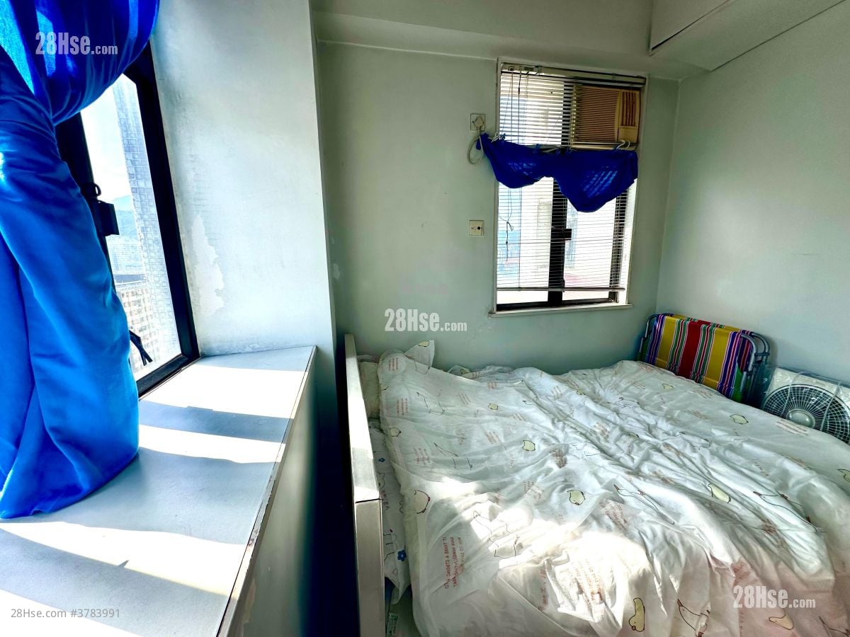 Lai Shing Garden Sell 2 Bedrooms , 1 Bathroom 388 ft²